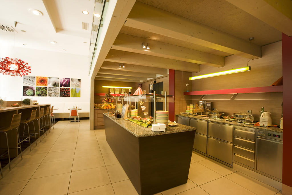 Ibis Wien Messe Exterior photo