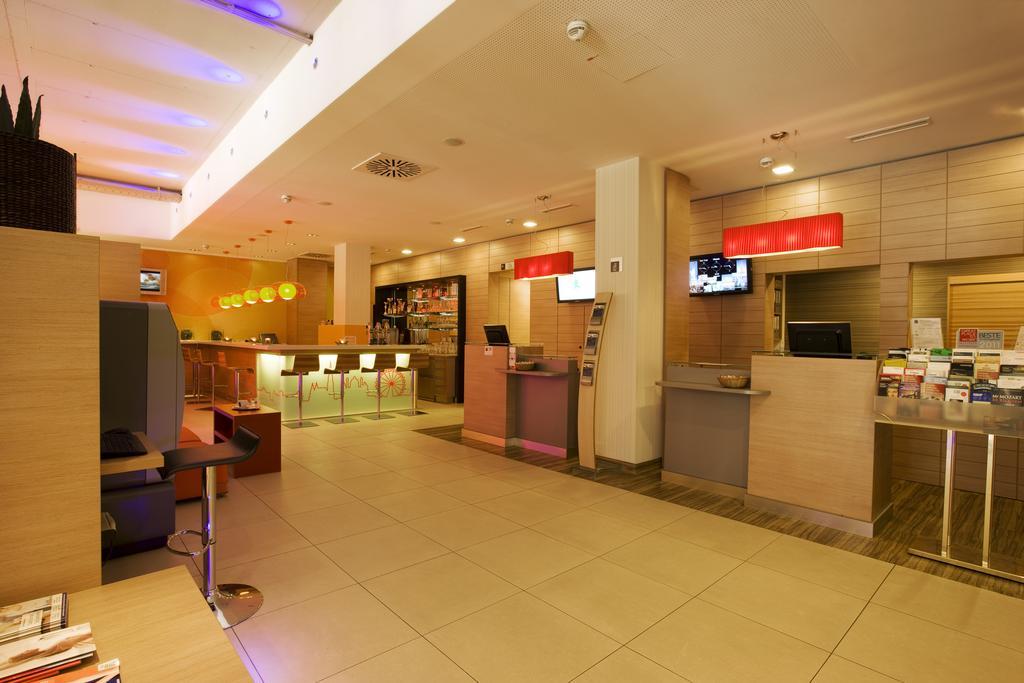 Ibis Wien Messe Exterior photo